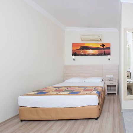 Gardenia Beach Hotel Okurcalar Luaran gambar